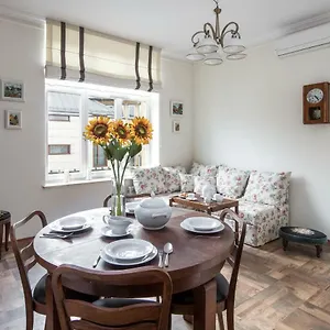 Cheerful Air Conditioned With Mezzanine And Parking - Old Town , Krakov Polsko